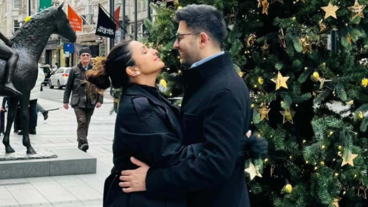 parineeti-chopra-and-raghav-chadha-celebrate-christmas-in-london-actress-calls-latter-her-santa
